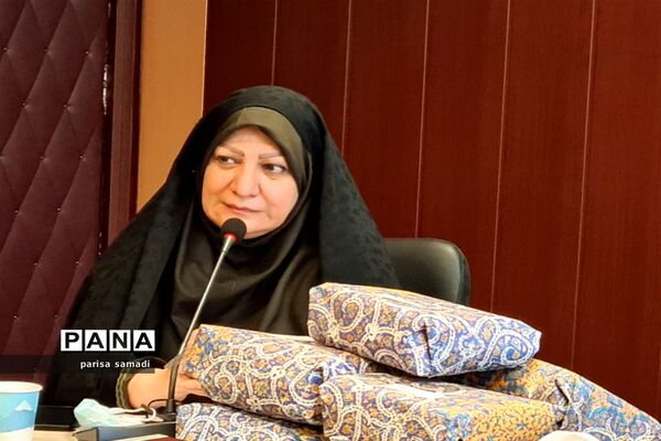 تقدیر از دانش‌آموزان  منتخب منطقه ۱۳ در تولید محتوای دهه بصیرت
