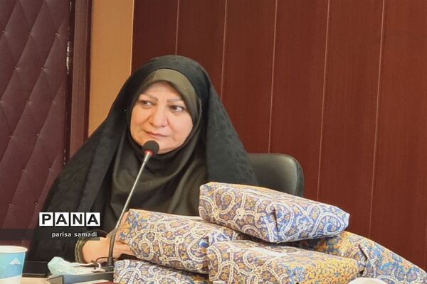 تقدیر از دانش‌آموزان  منتخب منطقه ۱۳ در تولید محتوای دهه بصیرت