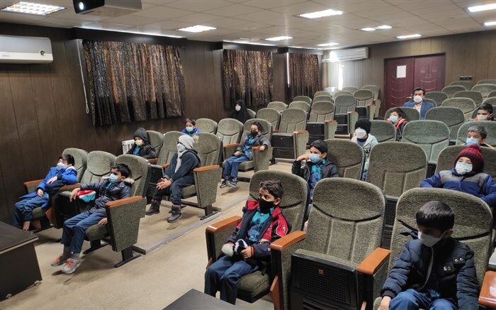 شرکت دانش‌آموزان دبستان علامه حلی 1 در کارگاه آموزشی روز هوای پاک