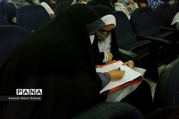 آماده‌سازی دانش‌آموزان منتخب المپیاد رویش برای مرحله استانی در شهرستان کازرون