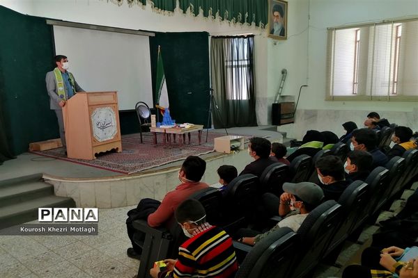 آماده‌سازی دانش‌آموزان منتخب المپیاد رویش برای مرحله استانی در شهرستان کازرون