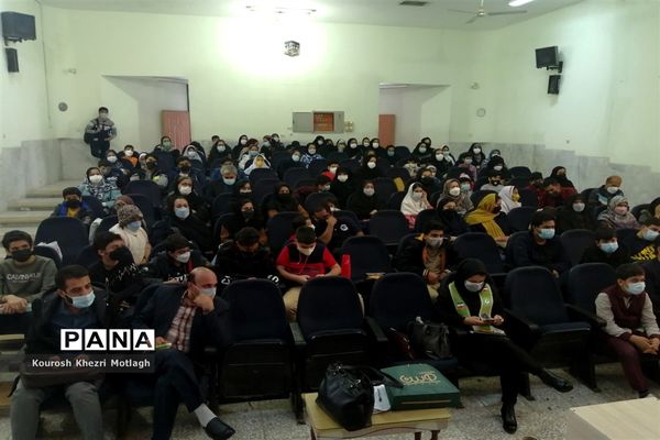 آماده‌سازی دانش‌آموزان منتخب المپیاد رویش برای مرحله استانی در شهرستان کازرون