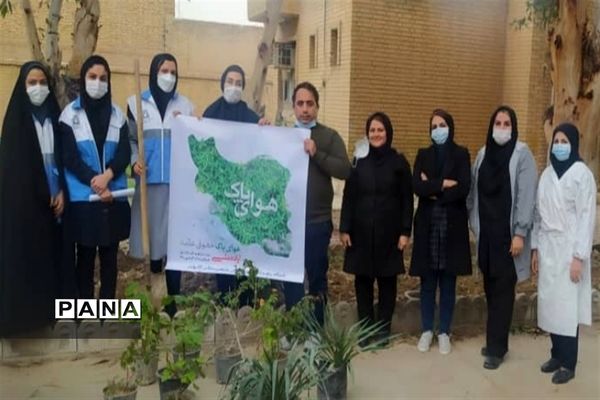 آیین نهال کاری توسط مدافعان سلامت در شهرستان کارون