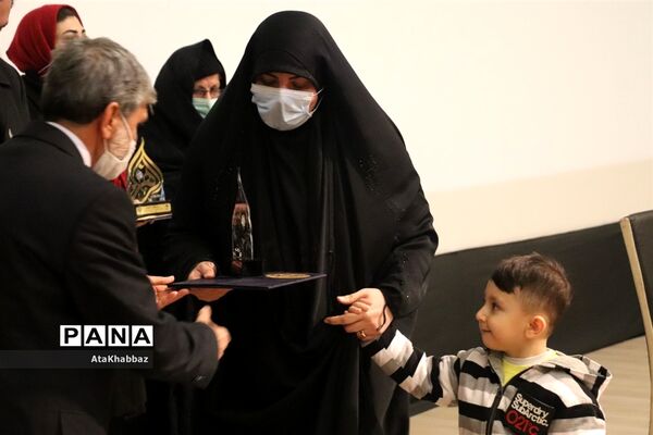 اولین جشنواره 18به همراه تجلیل از مادران شهدا و مدافعان سلامت