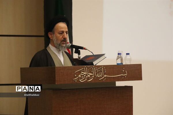 اولین جشنواره 18به همراه تجلیل از مادران شهدا و مدافعان سلامت