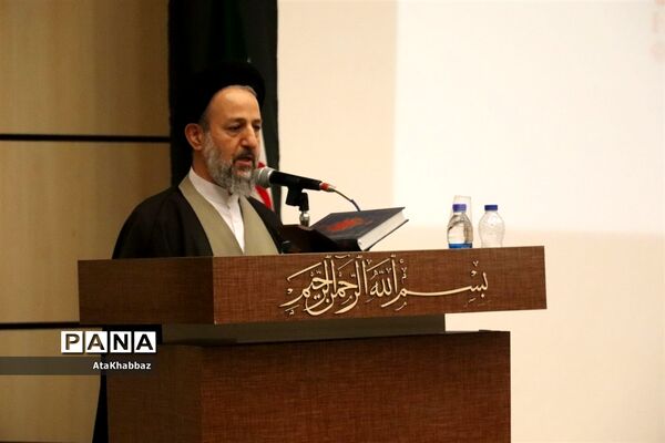 اولین جشنواره 18به همراه تجلیل از مادران شهدا و مدافعان سلامت