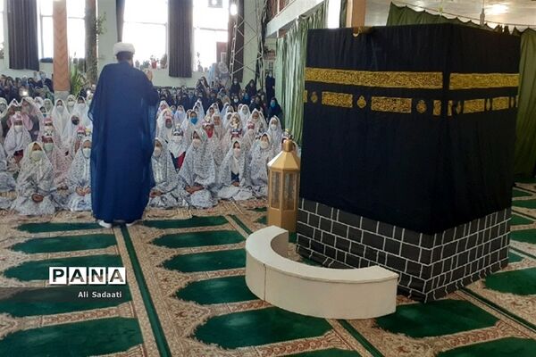 جشن تکلیف ویژه دانش آموزان دختر پایه سوم ابتدایی شهرستان کلات