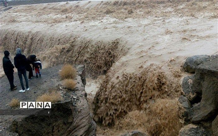 آخرین وضعیت امدادرسانی به مردم گرفتار در سیل و برف