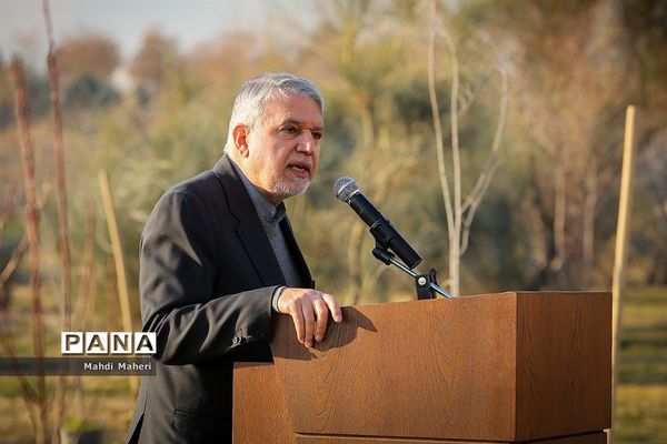 مراسم درختکاری در پارک پردیسان