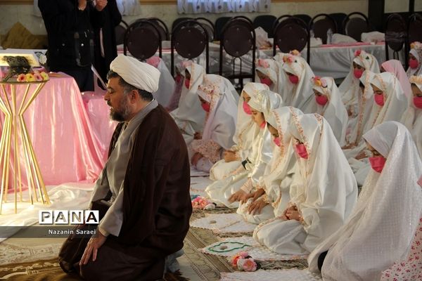 جشن عبادت دانش‌آموزان آموزشگاه شاهد فاطمه‌الزهرا(س) اسلامشهر