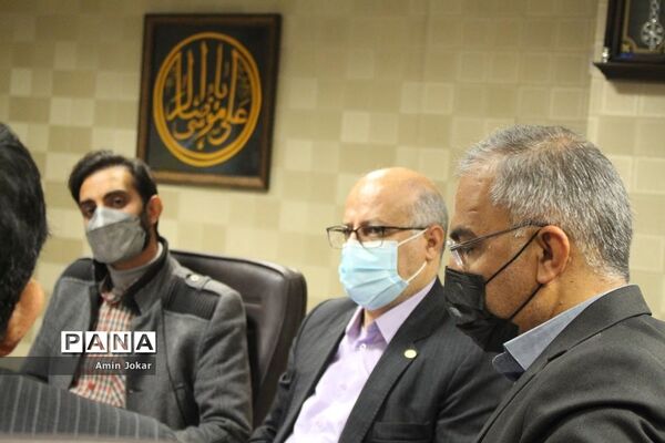 نشست هم‌اندیشی کمیته دانش‌آموزی و فرهنگیان ستاد دهه فجر استان فارس