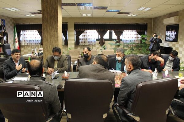 نشست هم‌اندیشی کمیته دانش‌آموزی و فرهنگیان ستاد دهه فجر استان فارس