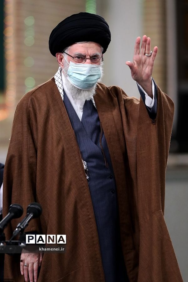 دیدار جمعی از مداحان اهل بیت(ع) با مقام معظم رهبری