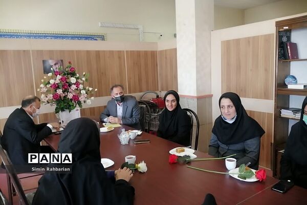 مراسم تقدیر از بانوان آموزش و پرورش به مناسبت روز زن در پردیس
