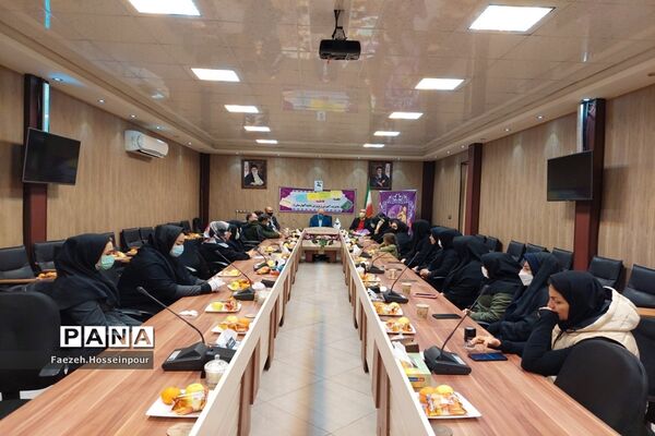 گرامیداشت روز مادر در بهارستان‌ ۲