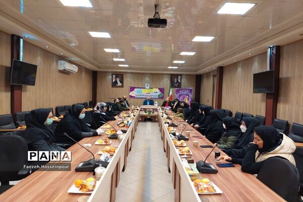گرامیداشت روز مادر در بهارستان‌ ۲