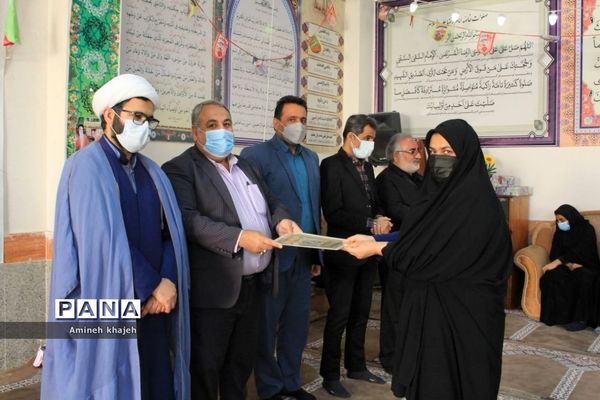 تجلیل از بانوان شاغل در اداره آموزش و پرورش شهرستان بوشهر