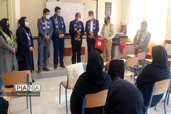 بازدید مسئولان سازمان دانش‌آموزی از کلاس‌های ضمن خدمت بازمهندسی مربیان تشکیلات