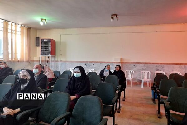 برگزاری انتخابات مجلس دانش آموزی دختر و پسر  ناحیه 4 کرج