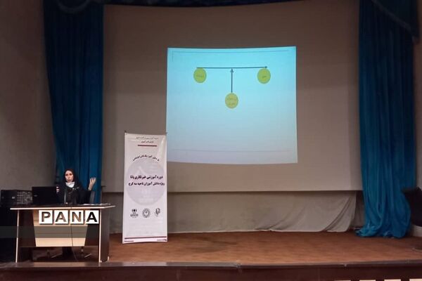 برگزاری دوره آموزشی دانش‌آموزان خبرنگار پانا ناحیه 3 کرج