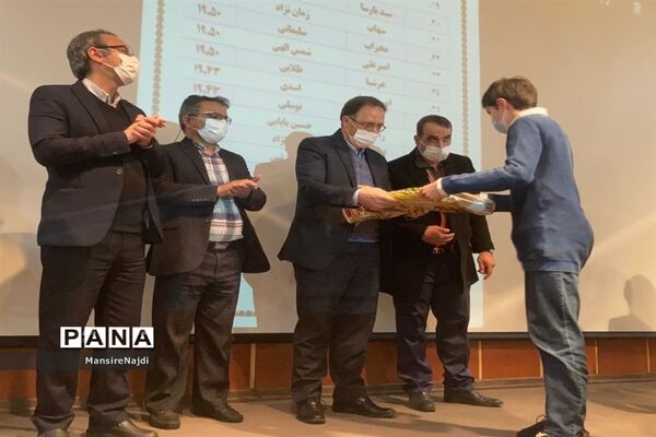 مراسم تقدیر از برگزیدگان نیمسال اول دبیرستان تربیت اسلامی یاسر منطقه 1