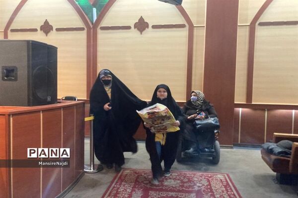 مراسم تقدیر از برگزیدگان نیمسال اول دبیرستان تربیت اسلامی یاسر منطقه 1