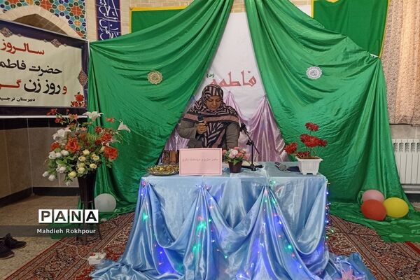 برگزاری جشن روز مادر در دبیرستان نرجسیه