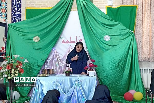 برگزاری جشن روز مادر در دبیرستان نرجسیه