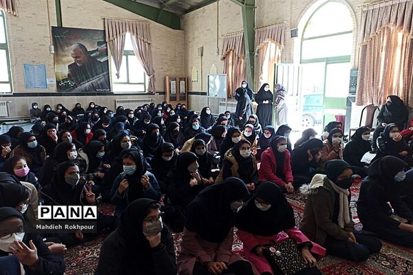برگزاری جشن روز مادر در دبیرستان نرجسیه