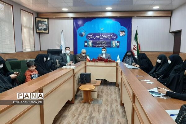 تقدیر از بانوان شاغل در اداره‌کل آموزش و پرورش قم