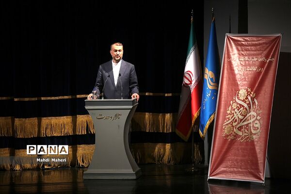 مراسم بزرگداشت روز زن در تالار وحدت