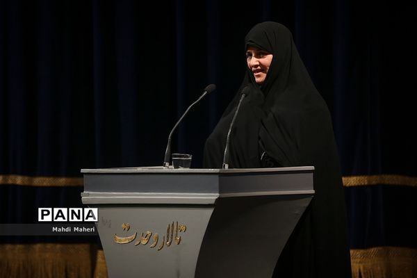 مراسم بزرگداشت روز زن در تالار وحدت