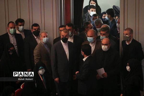 مراسم بزرگداشت روز زن در تالار وحدت