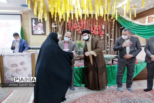 جشن میلاد حضرت زهرا(س) و گرامیداشت مقام مادر در هنرستان صباری