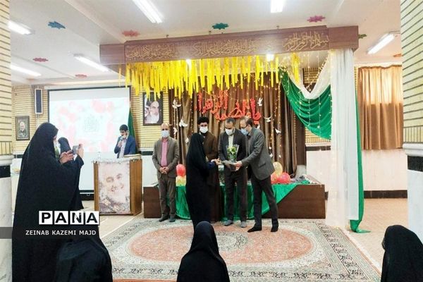 جشن میلاد حضرت زهرا(س) و گرامیداشت مقام مادر در هنرستان صباری