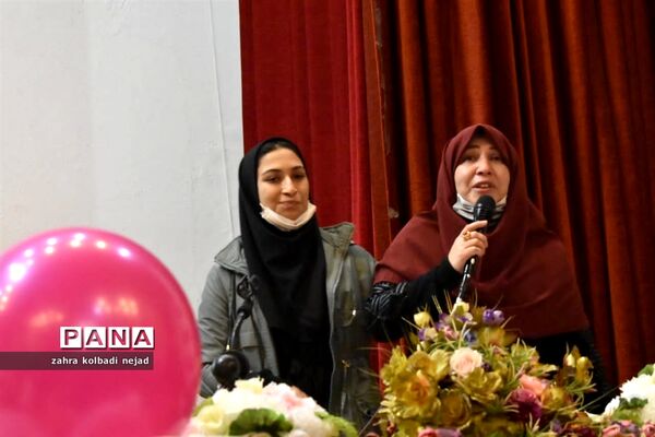 جشن ولادت حضرت زهرا و تقدیر از بانوان فرهنگی در گلوگاه
