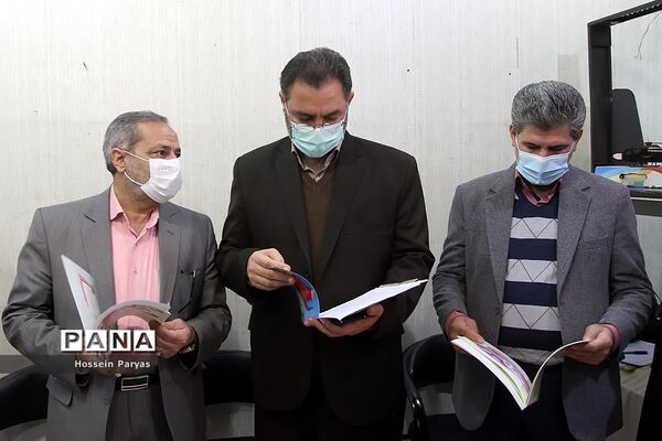 بازدید علیرضا کاظمی از دبیرخانه دریافت آثار بیست و دومین فراخوان ملی پرسش مهر ریاست جمهوری