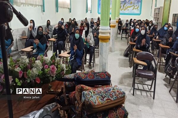 برگزاری جشن‌ فاطمی در دبیرستان شاهد مطهره