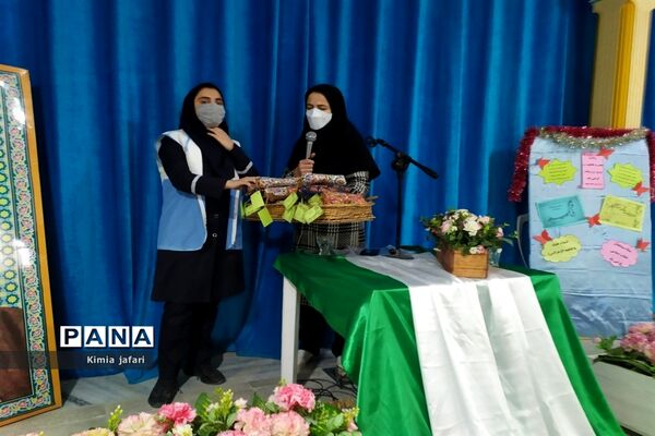 برگزاری جشن‌ فاطمی در دبیرستان شاهد مطهره