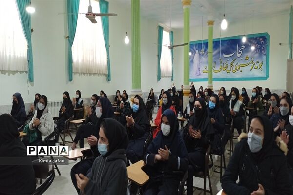 برگزاری جشن‌ فاطمی در دبیرستان شاهد مطهره