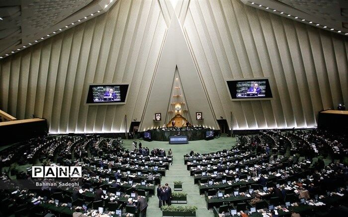 مهلت اجرای قانون اساسنامه شرکت ملی پست تمدید شد