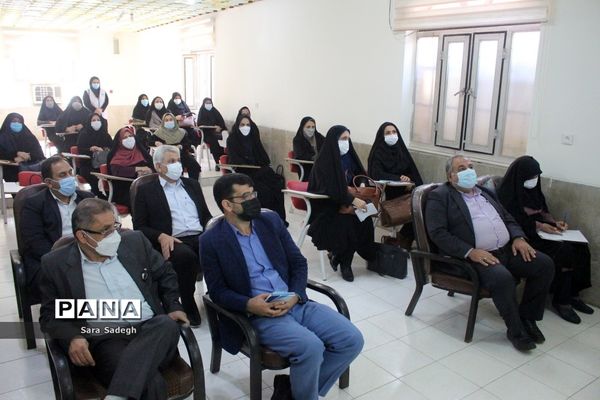 دوره آموزشی نماز ویژه مدیران و معلمان در بوشهر