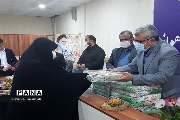 آیین تجلیل از بانوان ستادی آموزش و پرورش ناحیه 2 اهواز