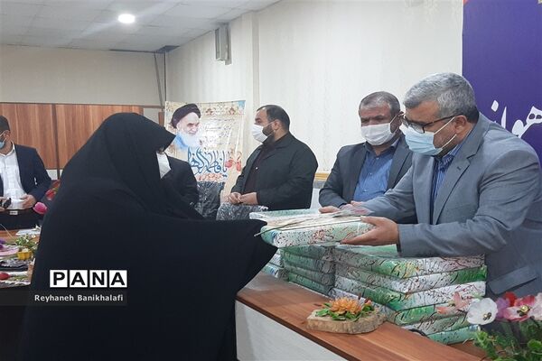 آیین تجلیل از بانوان ستادی آموزش و پرورش ناحیه 2 اهواز