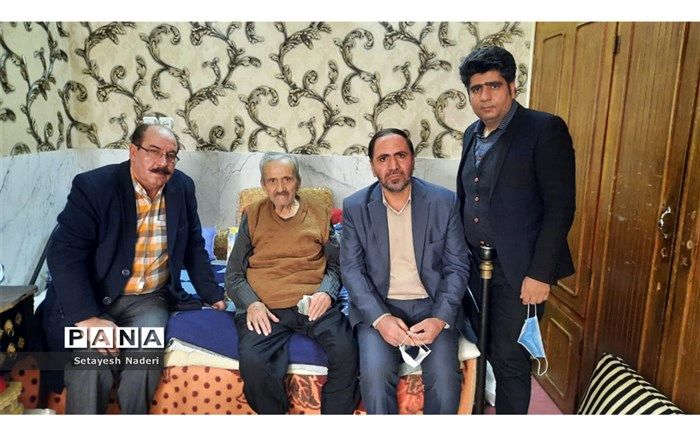 دیدار رئیس اداره فرهنگ و ارشاد اسلامی شهرستان قرچک با هنرمند پیشکسوت موسیقی   