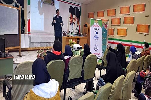برگزاری دوره آموزشی دانش‌آموزان خبرنگار پیشتاز و پانا در ناحیه 4 کرج