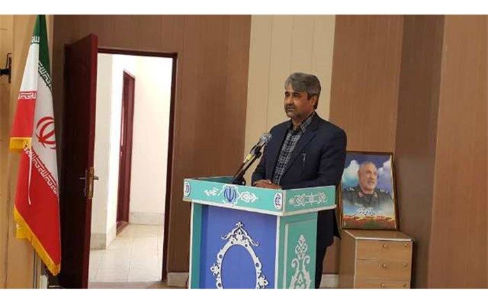 ما درگیر یک زندگی مدرسه‌ای شده‌ایم تا مدرسه زندگی