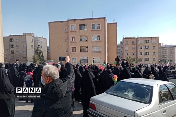 راهپیمایی نمازگزاران بعد از نماز جمعه شهر پردیس