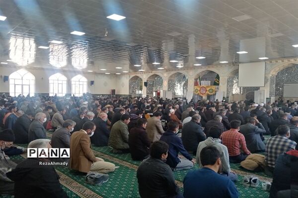 برپایی نماز جمعه کاشمر در جوار امامزاده سید حمزه (ع)