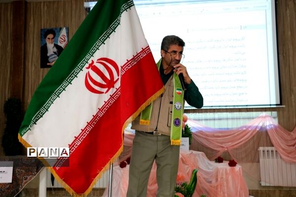 برگزاری کارگاه آموزشی مربیان پیشتاز سازمان دانش‌آموزی ناحیه۶ مشهد